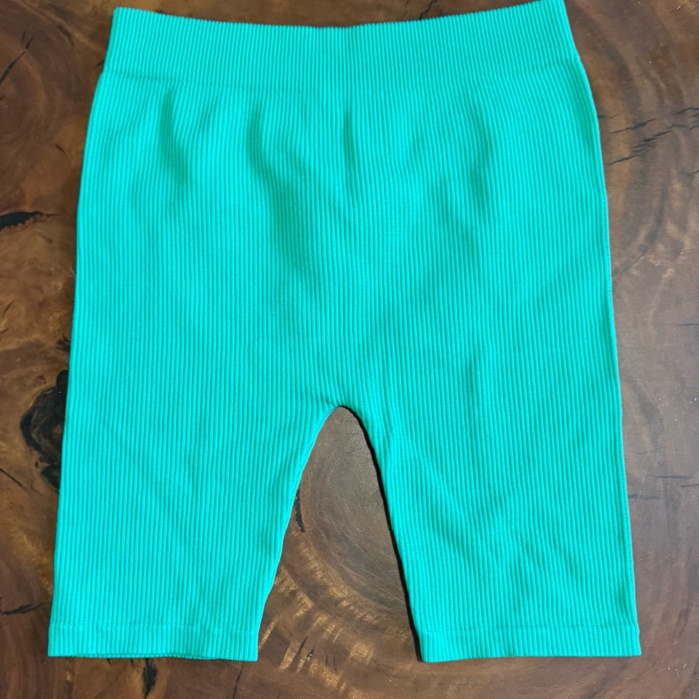 Zara Green Leggings Stretchy High-Rise Shorts